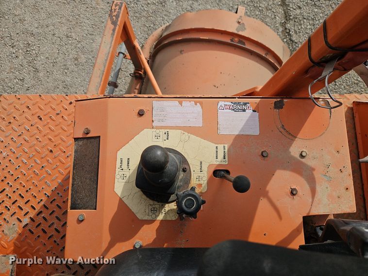 image for item DN7219 Broce CR350 broom