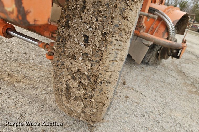 image for item DN7219 Broce CR350 broom