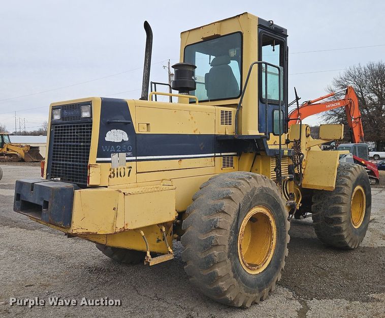 image for item DN7220 1994 Komatsu  WA250-1 wheel loader