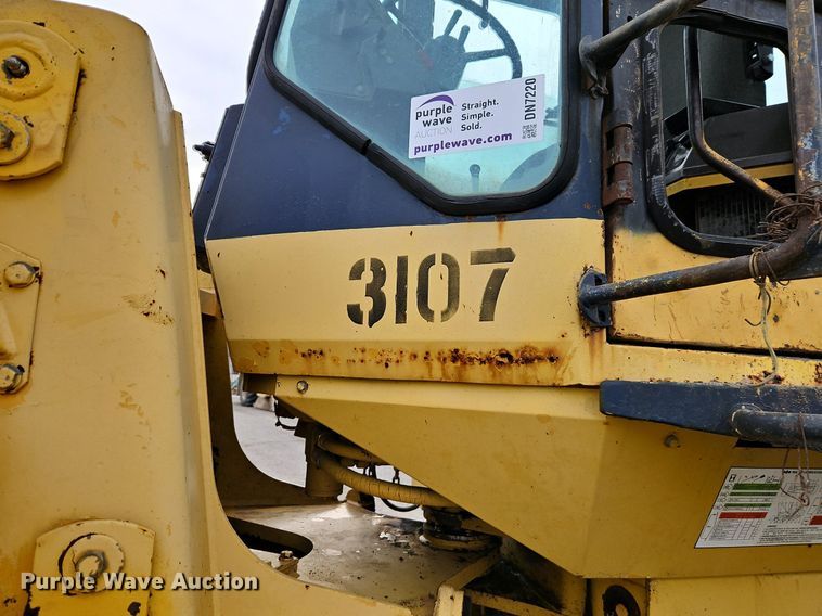 image for item DN7220 1994 Komatsu  WA250-1 wheel loader