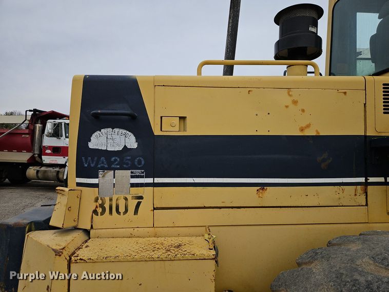 image for item DN7220 1994 Komatsu  WA250-1 wheel loader