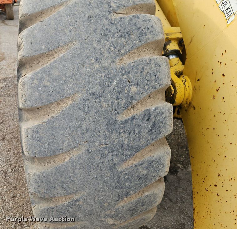 image for item DN7220 1994 Komatsu  WA250-1 wheel loader