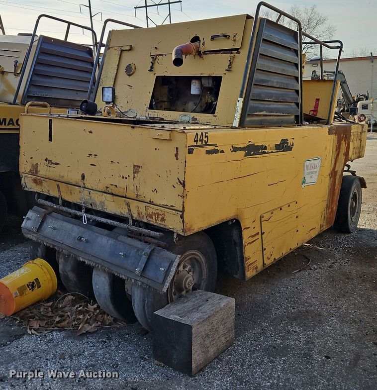 image for item DN7225 Bomag BW12R pneumatic roller