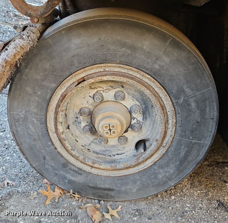 image for item DN7225 Bomag BW12R pneumatic roller