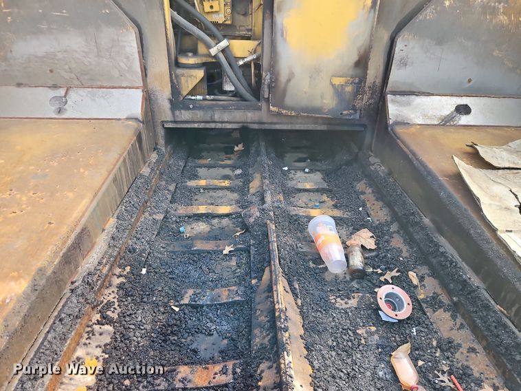 image for item DN7228 Caterpillar  AP-655C paver