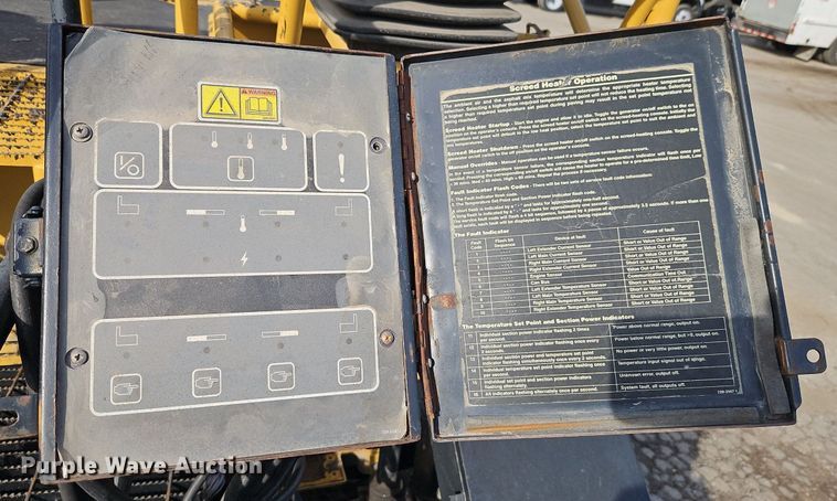 image for item DN7228 Caterpillar  AP-655C paver