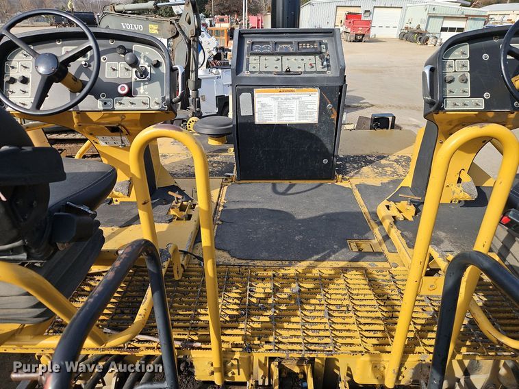 image for item DN7228 Caterpillar  AP-655C paver