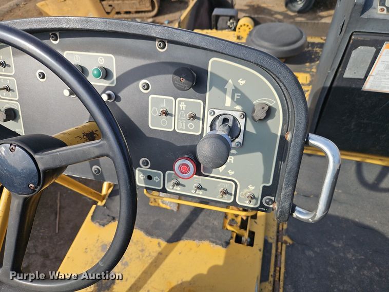 image for item DN7228 Caterpillar  AP-655C paver