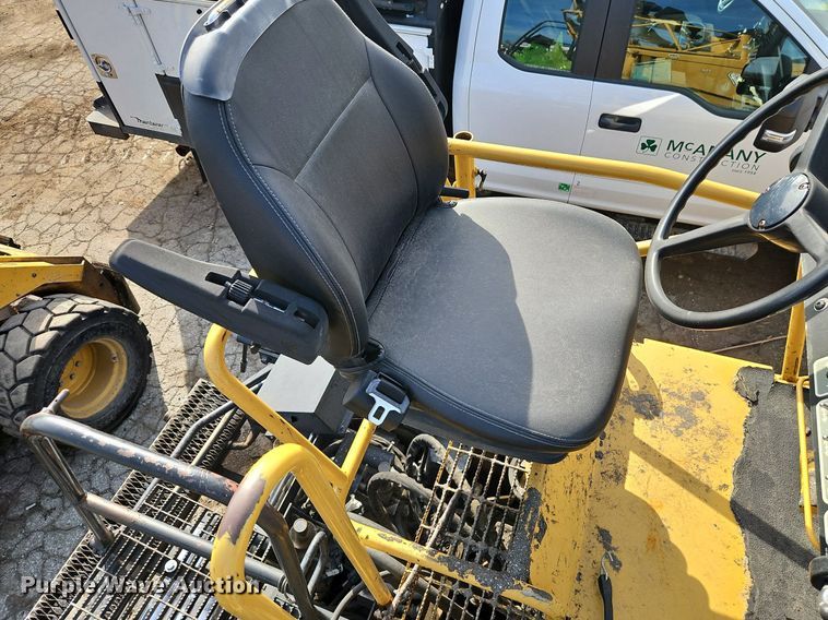 image for item DN7228 Caterpillar  AP-655C paver