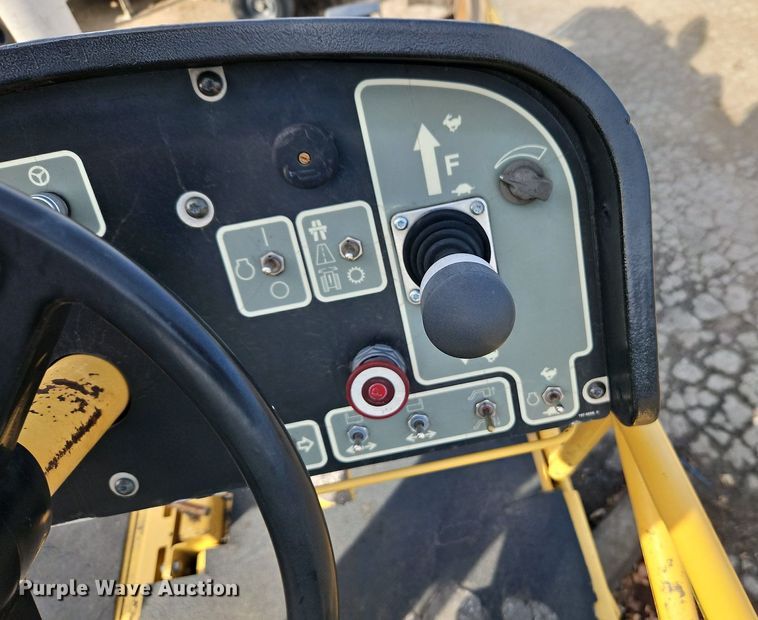 image for item DN7228 Caterpillar  AP-655C paver