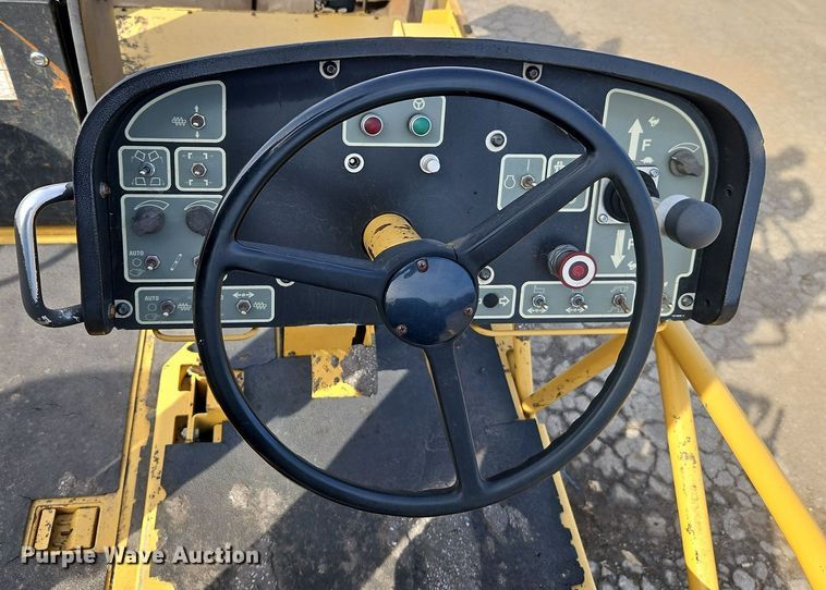 image for item DN7228 Caterpillar  AP-655C paver