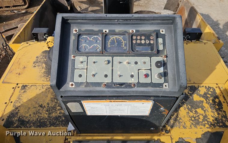 image for item DN7228 Caterpillar  AP-655C paver