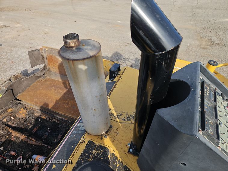 image for item DN7228 Caterpillar  AP-655C paver