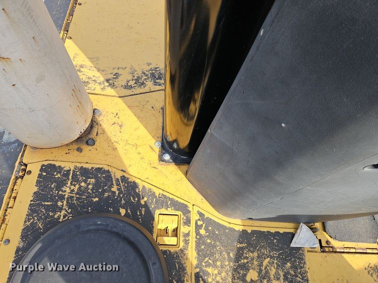 image for item DN7228 Caterpillar  AP-655C paver