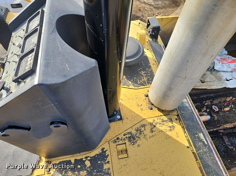 image for item DN7228 Caterpillar  AP-655C paver