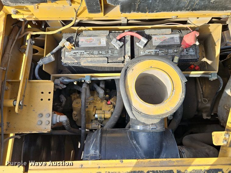 image for item DN7228 Caterpillar  AP-655C paver