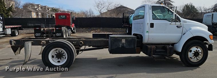 image for item DN7229 2000 Ford F650 Super Duty XL truck cab and chassis