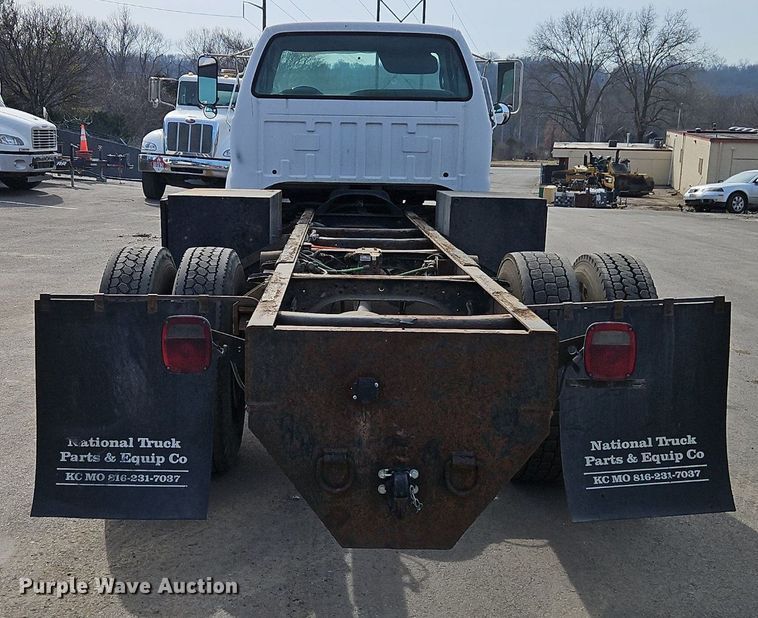 image for item DN7229 2000 Ford F650 Super Duty XL truck cab and chassis