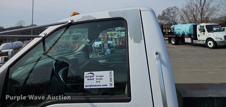 image for item DN7229 2000 Ford F650 Super Duty XL truck cab and chassis