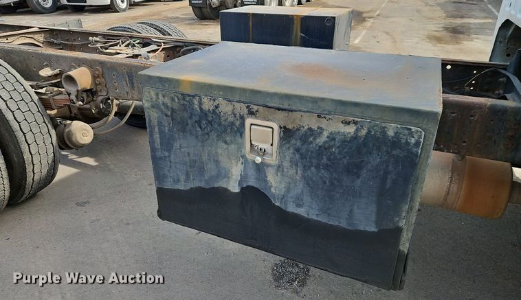 image for item DN7229 2000 Ford F650 Super Duty XL truck cab and chassis