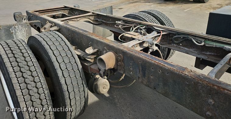 image for item DN7229 2000 Ford F650 Super Duty XL truck cab and chassis