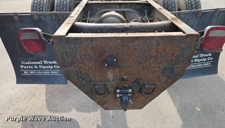 image for item DN7229 2000 Ford F650 Super Duty XL truck cab and chassis