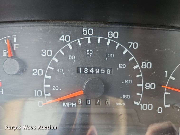 image for item DN7229 2000 Ford F650 Super Duty XL truck cab and chassis