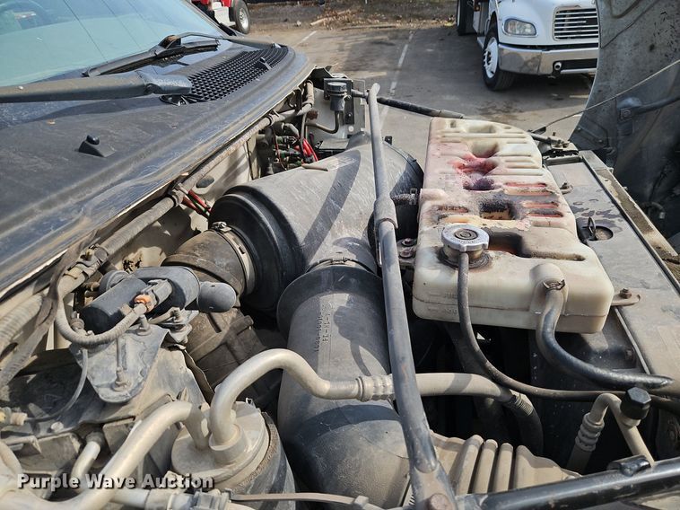 image for item DN7229 2000 Ford F650 Super Duty XL truck cab and chassis