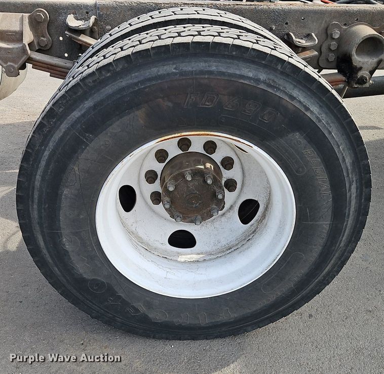 image for item DN7229 2000 Ford F650 Super Duty XL truck cab and chassis