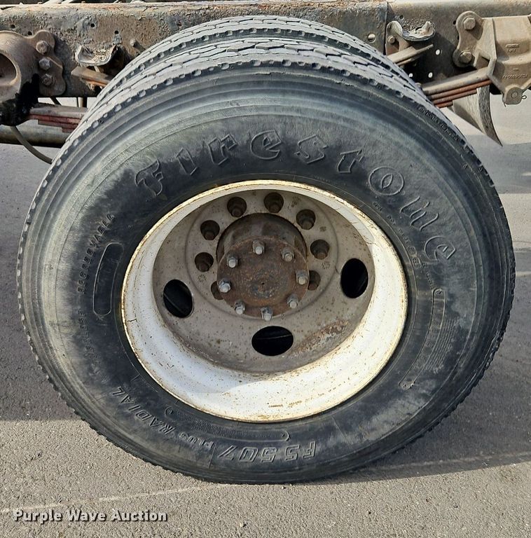 image for item DN7229 2000 Ford F650 Super Duty XL truck cab and chassis