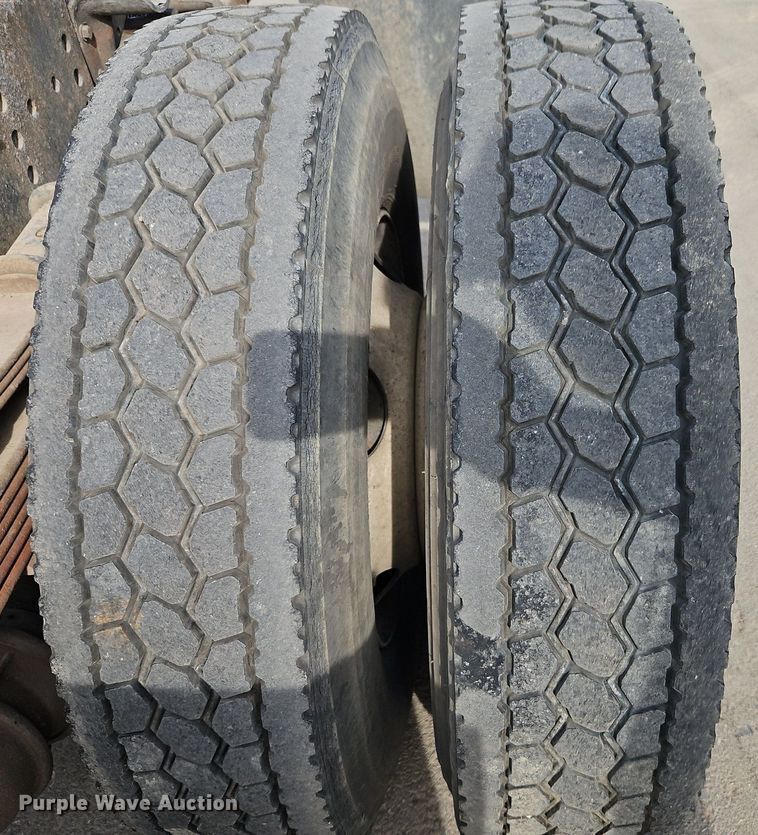 image for item DN7229 2000 Ford F650 Super Duty XL truck cab and chassis