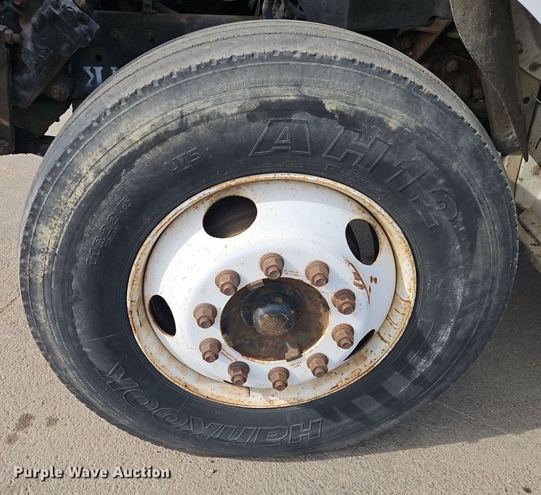 image for item DN7229 2000 Ford F650 Super Duty XL truck cab and chassis