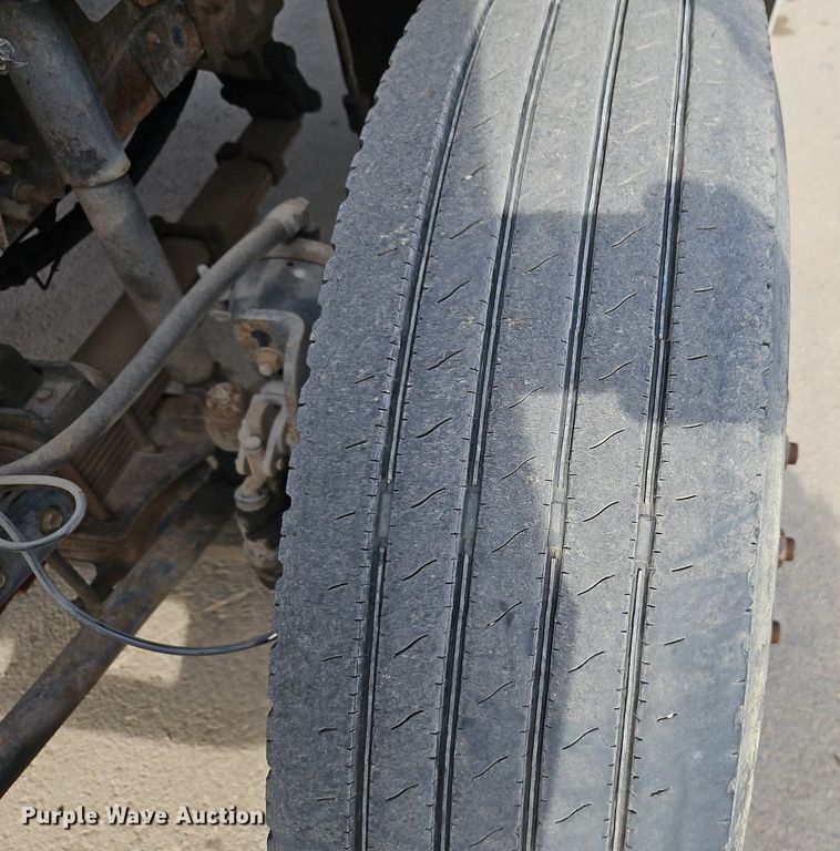 image for item DN7229 2000 Ford F650 Super Duty XL truck cab and chassis