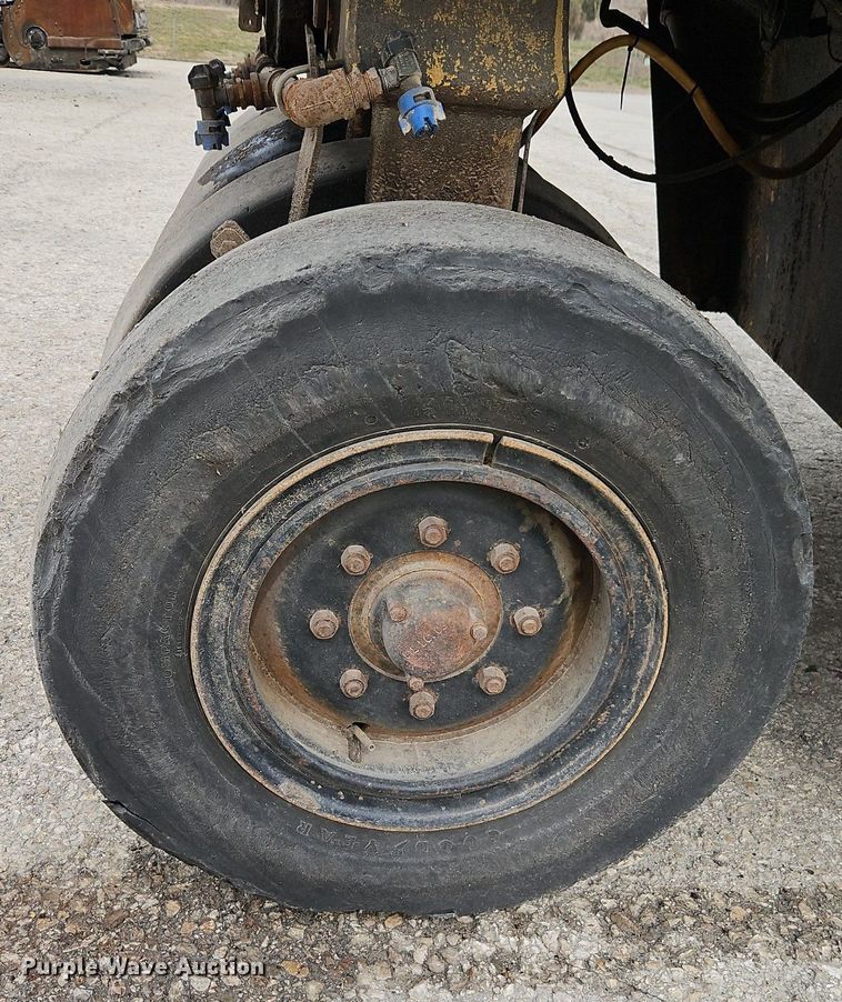 image for item DN7231 1989 Bomag BW12R pneumatic roller