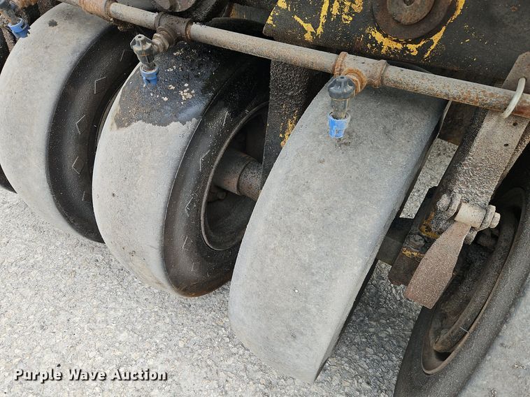 image for item DN7231 1989 Bomag BW12R pneumatic roller