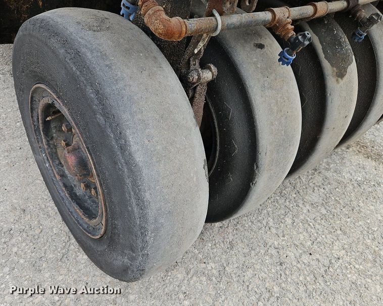 image for item DN7231 1989 Bomag BW12R pneumatic roller