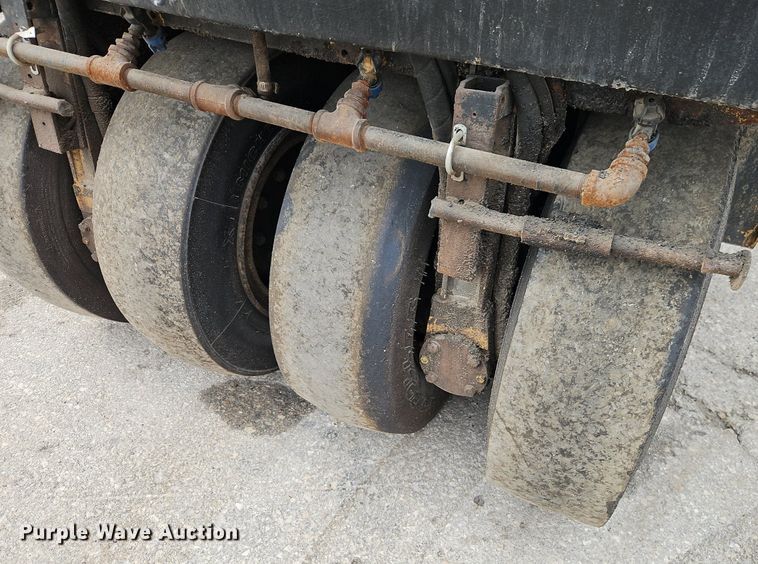 image for item DN7231 1989 Bomag BW12R pneumatic roller