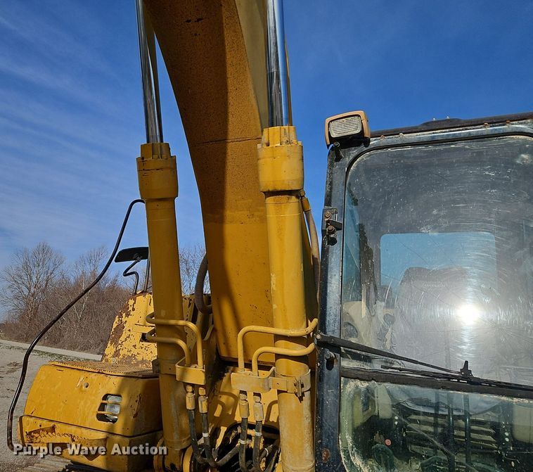 image for item DN7233 2005 Caterpillar  322C L excavator