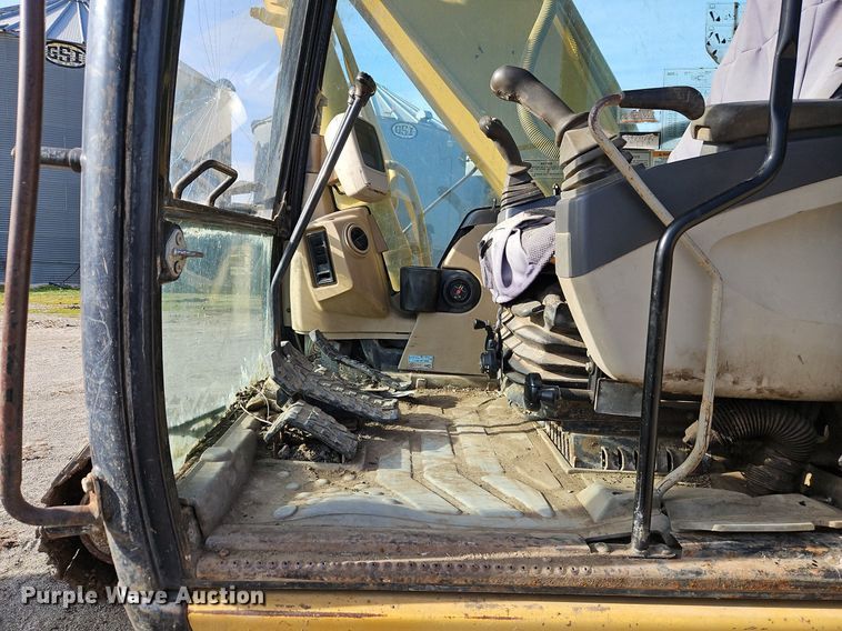image for item DN7233 2005 Caterpillar  322C L excavator