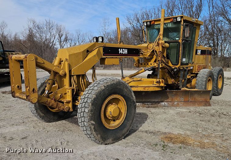 image for item DN7234 2001 Caterpillar    143H motor grader
