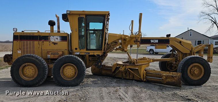 image for item DN7234 2001 Caterpillar    143H motor grader