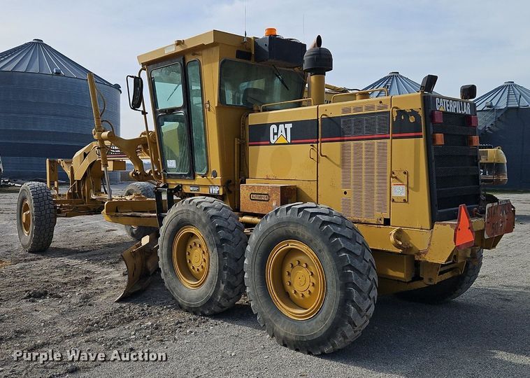 image for item DN7234 2001 Caterpillar    143H motor grader