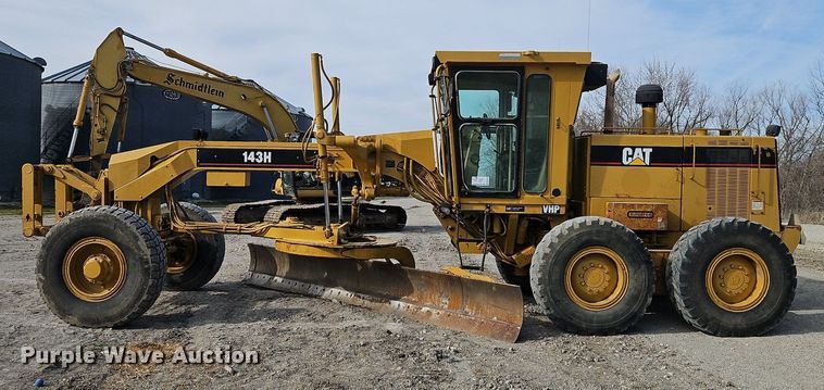 image for item DN7234 2001 Caterpillar    143H motor grader