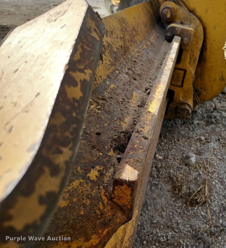 image for item DN7234 2001 Caterpillar    143H motor grader