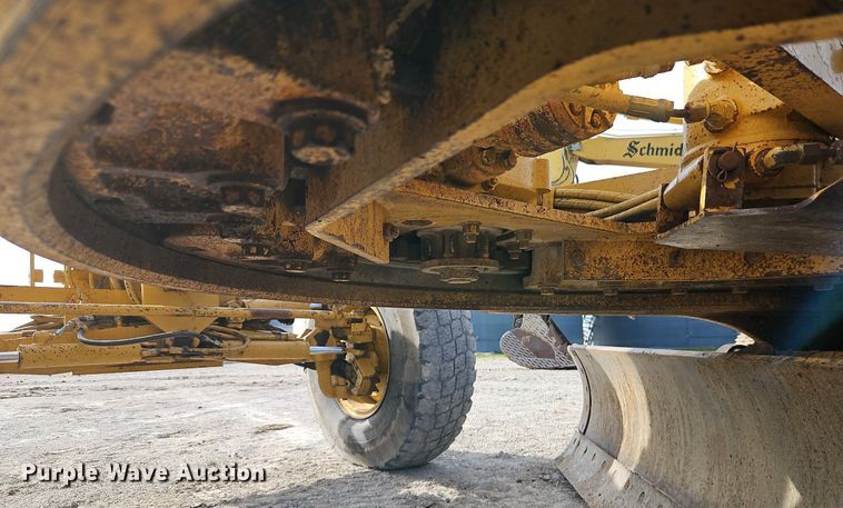 image for item DN7234 2001 Caterpillar    143H motor grader