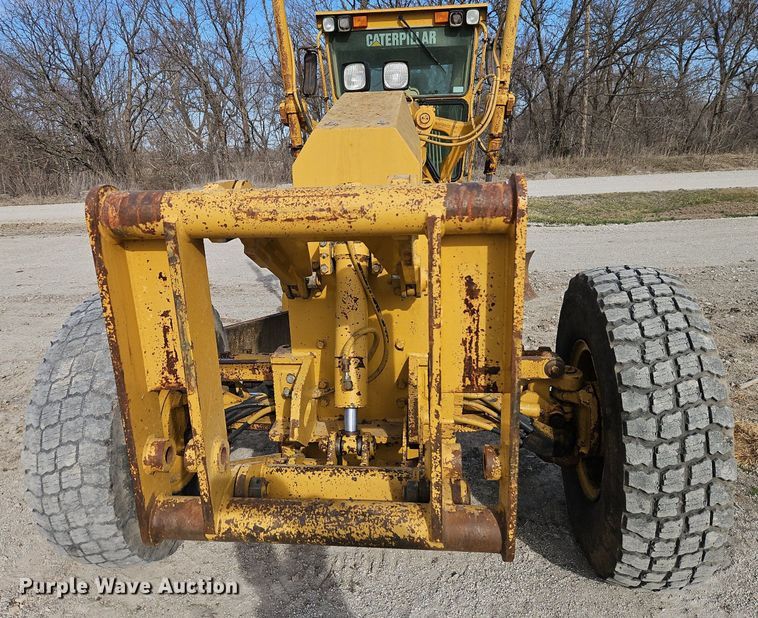 image for item DN7234 2001 Caterpillar    143H motor grader