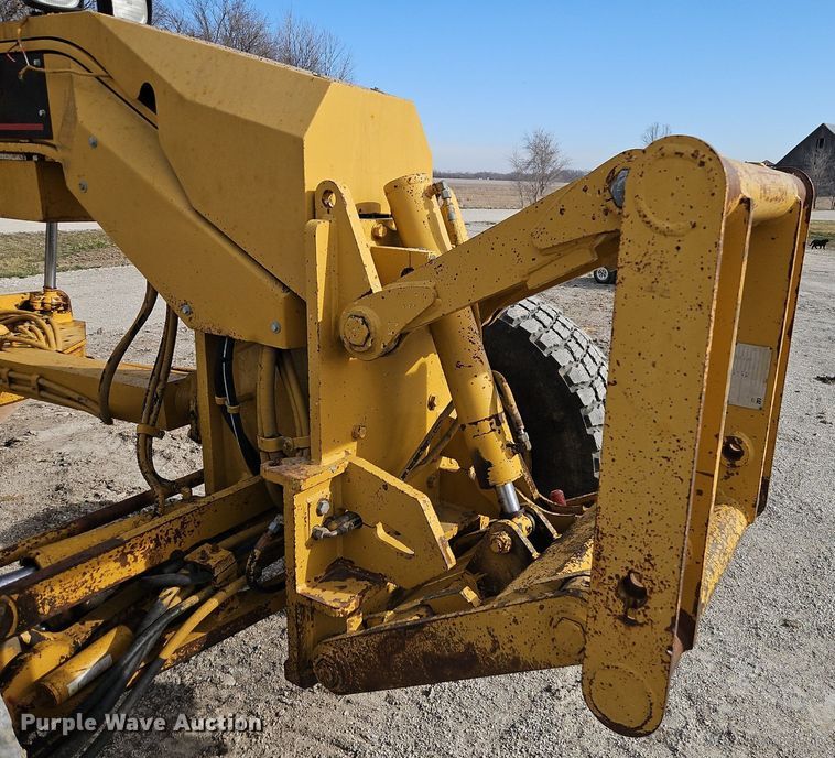 image for item DN7234 2001 Caterpillar    143H motor grader