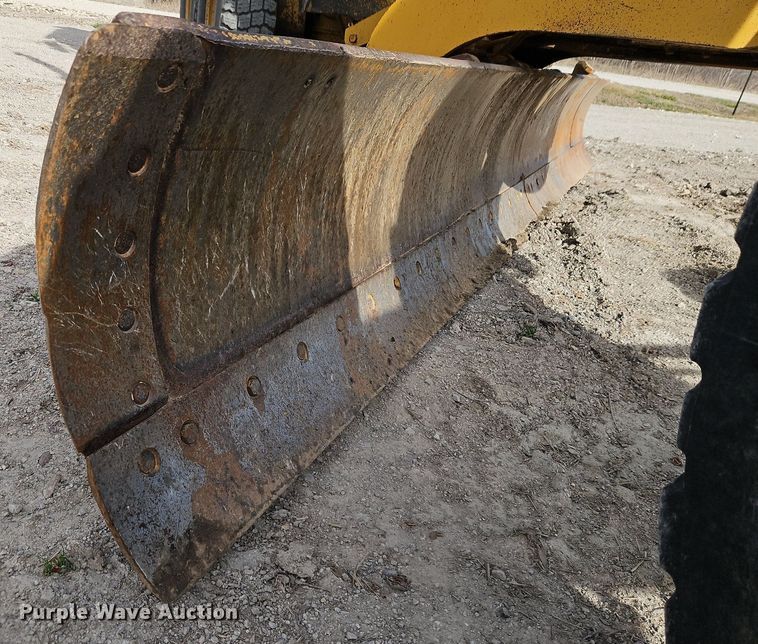 image for item DN7234 2001 Caterpillar    143H motor grader