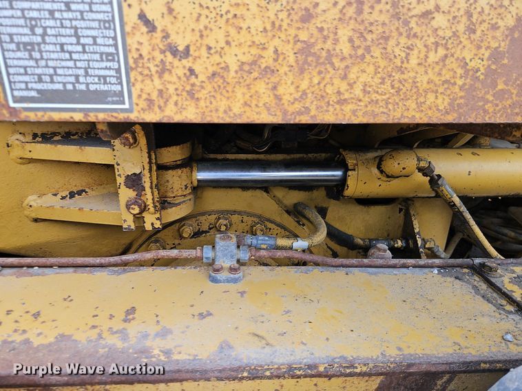 image for item DN7234 2001 Caterpillar    143H motor grader