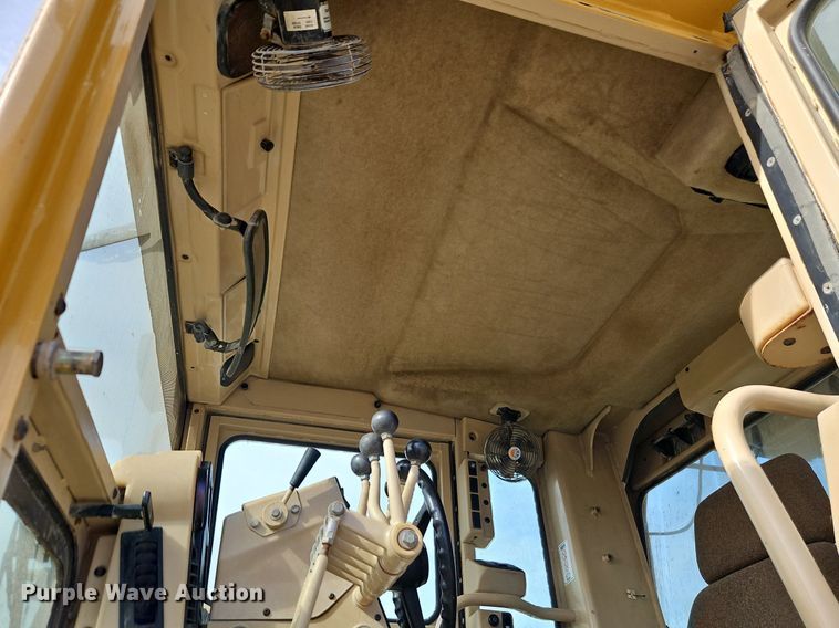 image for item DN7234 2001 Caterpillar    143H motor grader